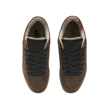 Carregar imagem no visualizador da galeria, Reebok Club C Bulc Universal Monster Lobisomem