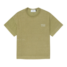 Carregar imagem no visualizador da galeria, Camiseta Pace Less is Less Verde Estonada