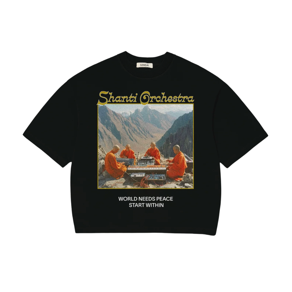 Camiseta Boxy Over Singa Shanti Orchestra Preta
