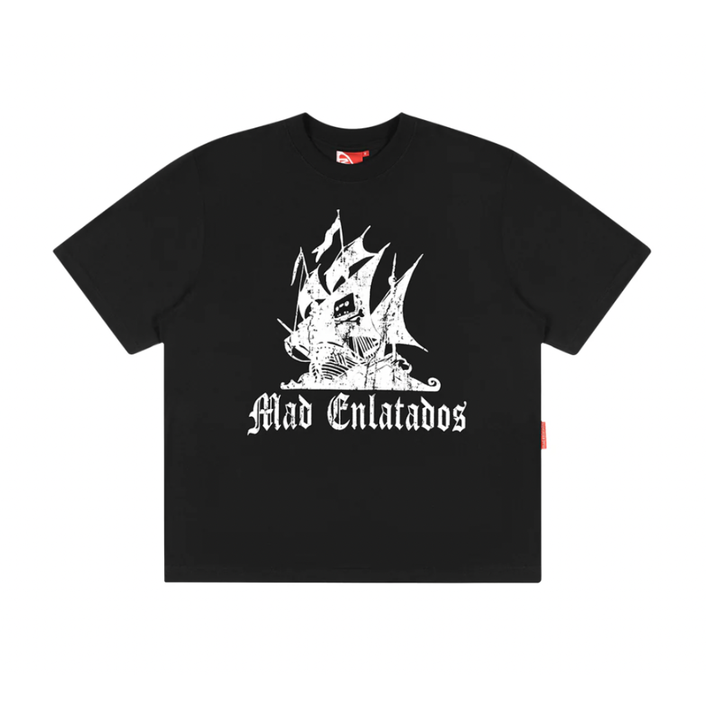 Camiseta Mad Enlatados Barco de Pirataria Preta