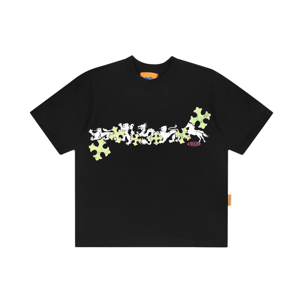 Camiseta Mad Enlatados Desfile Draconico Preta