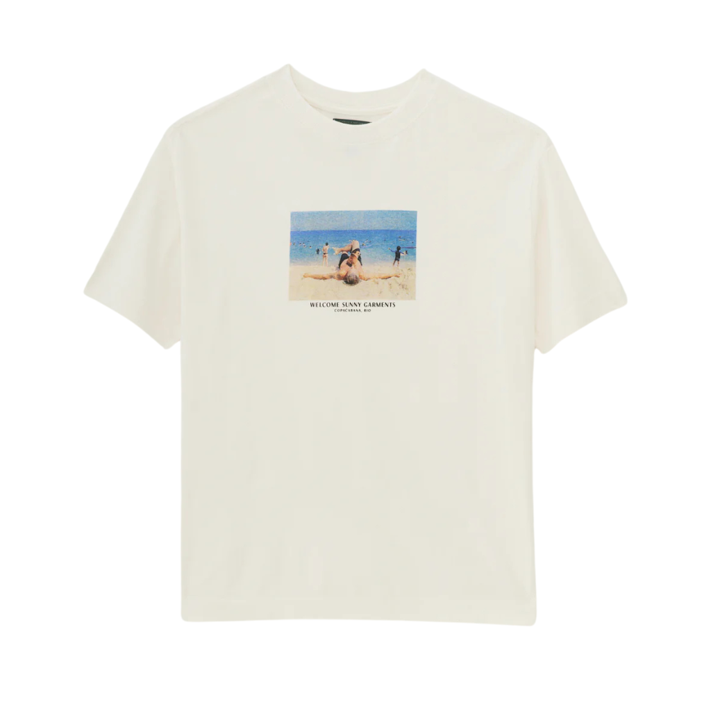Camiseta Regular Welcome Rio PostCard Chiuahua Off White